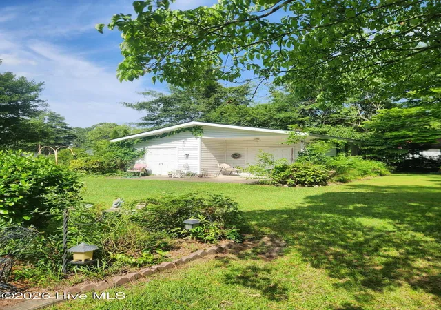 Photo 3 of Single family home for sale at 103 Ellison Dr, Washington, NC 27889 | MLS# 100594399 | Listing updated on 2026-09-16