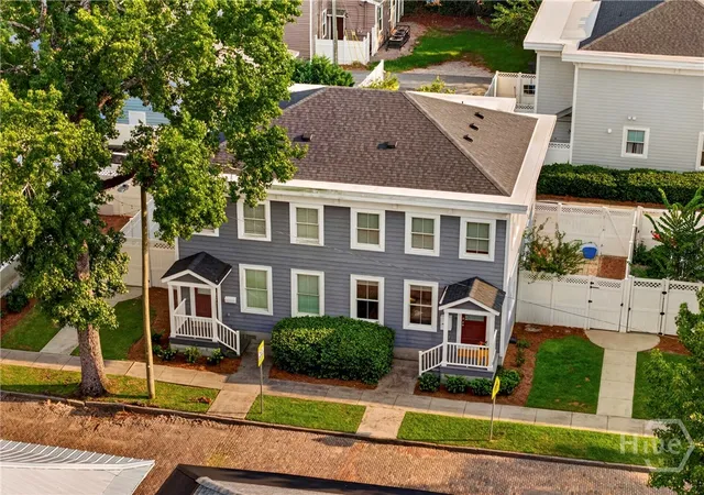 Photo 2 of Townhouse for sale at 105 W 31st Street, Savannah, GA 31401 | MLS# SA361574 | Listing updated on 2026-09-10