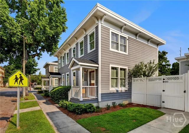 Photo 2 of Townhouse for sale at 105 W 31st Street, Savannah, GA 31401 | MLS# SA361574 | Listing updated on 2026-09-10