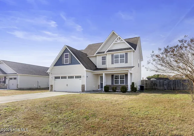 Photo 3 of Single family home for sale at 405 Duncan Dr S, Richlands, NC 28574 | MLS# 100596909 | Listing updated on 2026-09-04