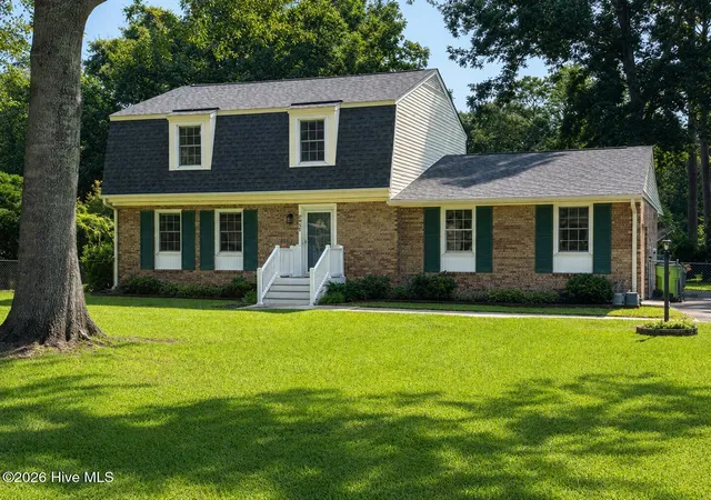 Photo 1 of Single family home for sale at 3017 Red Fox Rd, Trent Woods, NC 28562 | MLS# 100595715 | Listing updated on 2026-09-09