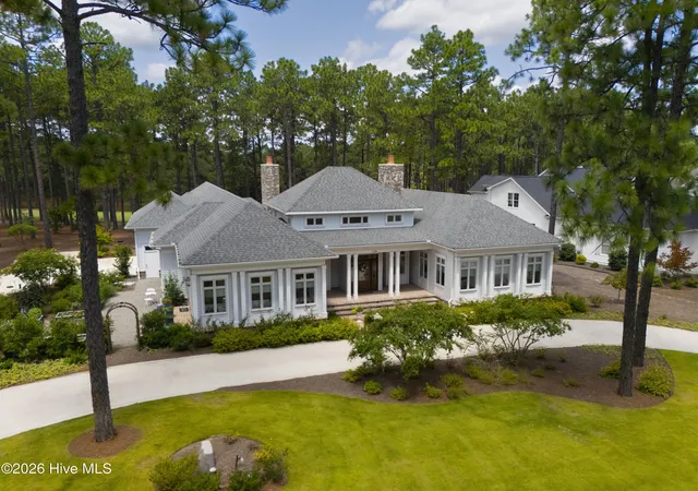 Photo 2 of Single family home for sale at 124 Chesterfield Dr, Pinehurst, NC 28374 | MLS# 100593906 | Listing updated on 2026-08-19