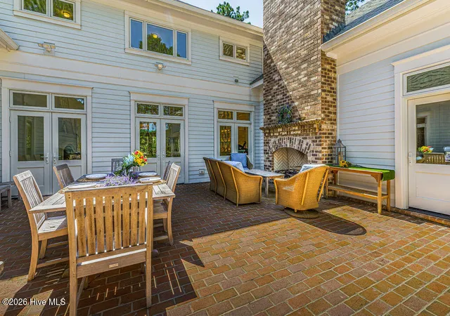 Photo 3 of Single family home for sale at 124 Chesterfield Dr, Pinehurst, NC 28374 | MLS# 100593906 | Listing updated on 2026-08-19