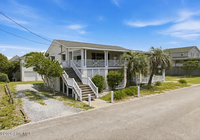 Photo 2 of Single family home for sale at 5 Augusta St, Wrightsville Beach, NC 28480 | MLS# 100597441 | Listing updated on 2026-09-14