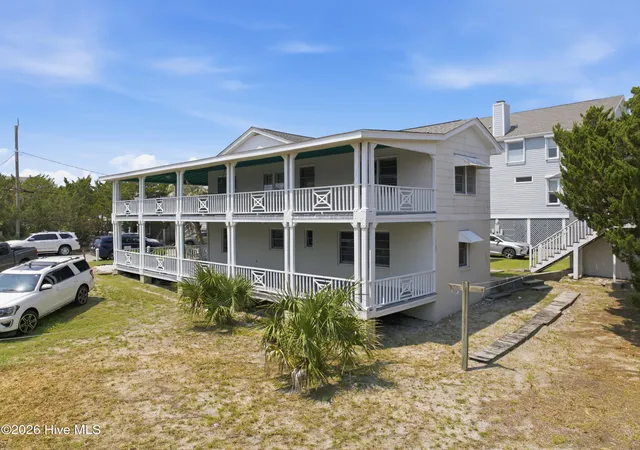 Photo 3 of Single family home for sale at 5 Augusta St, Wrightsville Beach, NC 28480 | MLS# 100597441 | Listing updated on 2026-09-14