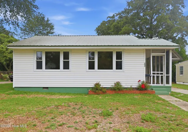 Photo 2 of Single family home for sale at 303 Banks St, Jacksonville, NC 28540 | MLS# 100592108 | Listing updated on 2026-08-27
