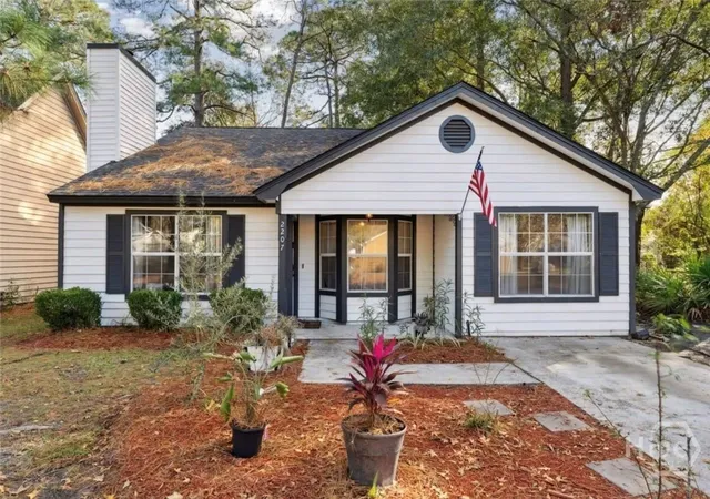 Photo 1 of Single family home for sale at 2207 Washington St, Savannah, GA 31406 | MLS# SA361802 | Listing updated on 2026-09-08