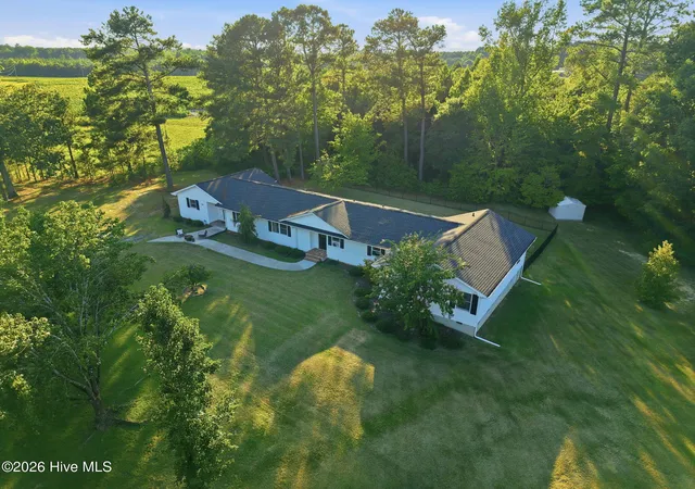 Photo 3 of Single family home for sale at 180 Carthage Rd, Carthage, NC 28327 | MLS# 100598946 | Listing updated on 2026-10-19