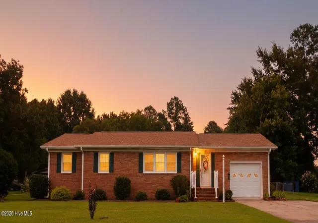 Photo 3 of Single family home for sale at 309 General Pettigrew Dr, Plymouth, NC 27962 | MLS# 100594953 | Listing updated on 2026-08-19
