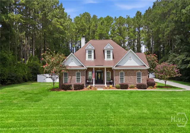 2nd image of 1695 Saint Catherine Cir, Richmond Hill, GA None | MLS# SA361982