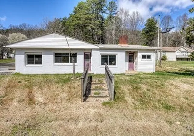 Photo 4 of House for sale at 5380 W US Hwy 64, Murphy, NC 28906 | MLS# 98544569 | Listing updated on 2026-08-19