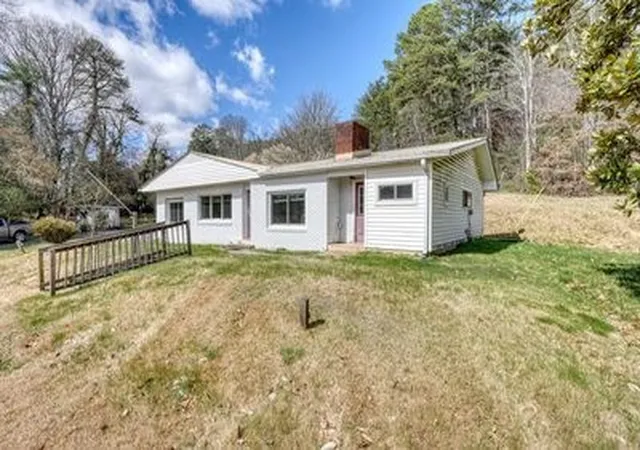 Photo 5 of House for sale at 5380 W US Hwy 64, Murphy, NC 28906 | MLS# 98544569 | Listing updated on 2026-08-19