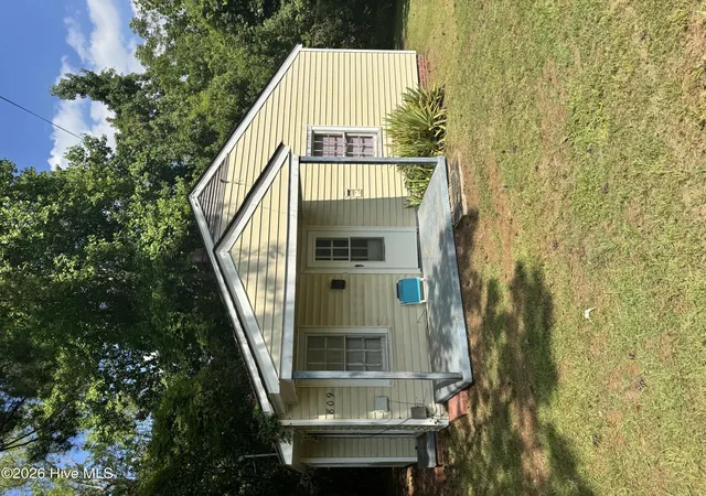 Photo 2 of Single family home for sale at 809 Stadiem Dr, Kinston, NC 28501 | MLS# 100587299 | Listing updated on 2026-09-09