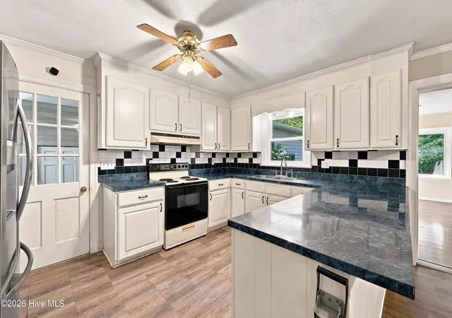 Photo 3 of Single family home for sale at 203 Carolina Pines Blvd, New Bern, NC 28560 | MLS# 100596912 | Listing updated on 2026-09-29
