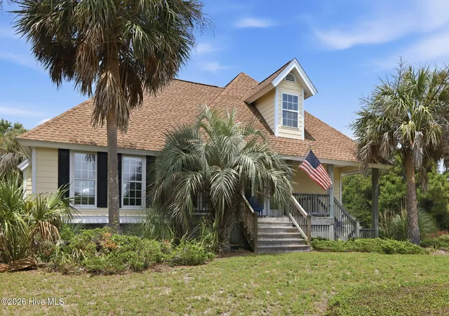 Photo 2 of Single family home for sale at 403 Emerald Landing Dr, Emerald Isle, NC 28594 | MLS# 100591061 | Listing updated on 2026-08-30