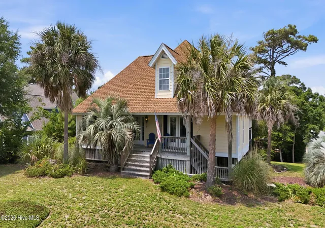 Photo 3 of Single family home for sale at 403 Emerald Landing Dr, Emerald Isle, NC 28594 | MLS# 100591061 | Listing updated on 2026-08-30