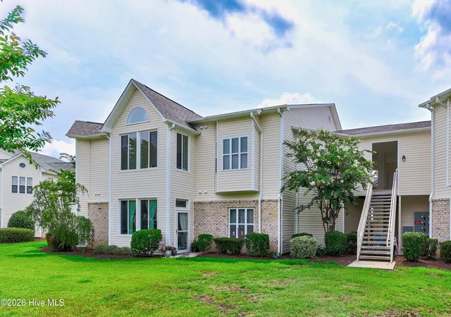 Listing Photo 4 - Condo for sale in building located at 207 Fullford Ln, Wilmington, NC 28412 - Unit #203