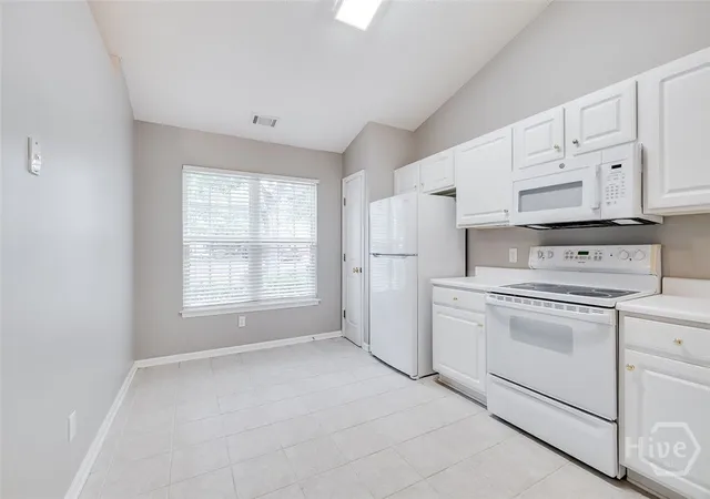 Photo 2 of Townhouse for sale at 122 River Pointe Dr, Savannah, GA 31410 | MLS# SA360978 | Listing updated on 2026-09-16