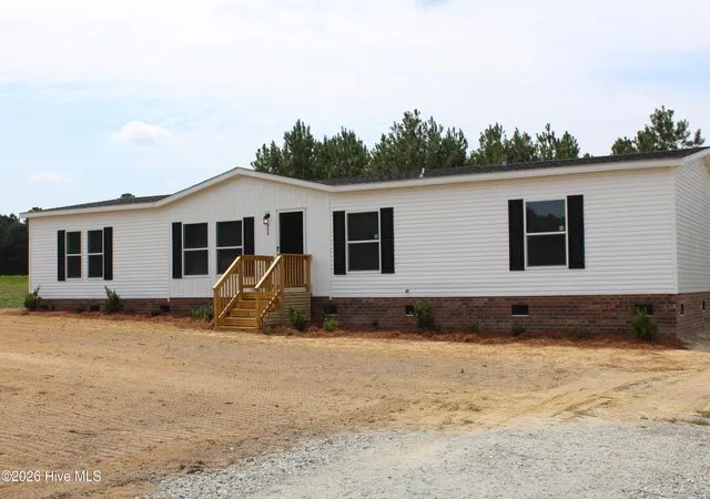 Photo 3 of Manufactured home for sale at 950 Blind Brg Rd, Magnolia, NC 28453 | MLS# 100596027 | Listing updated on 2026-09-17