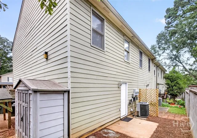 Listing Photo 2 - Condo for sale in building located at 125 Dennis Dr, Athens, GA 30605 - Unit #F