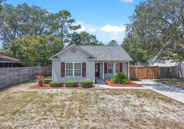 Photo 2 of Single family home for sale at 123 Ne 18th St, Oak Island, NC 28465 | MLS# 100598217 | Listing updated on 2026-08-28