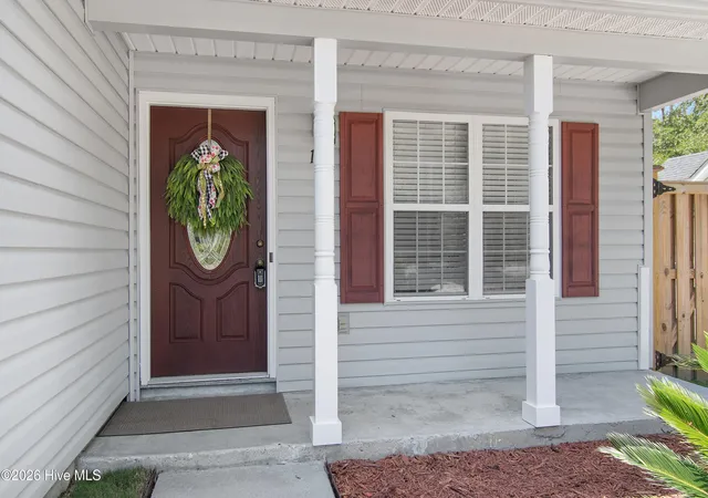 Photo 4 of Single family home for sale at 123 Ne 18Th St, Oak Island, NC 28465 | MLS# 100598217 | Listing updated on 2026-10-02