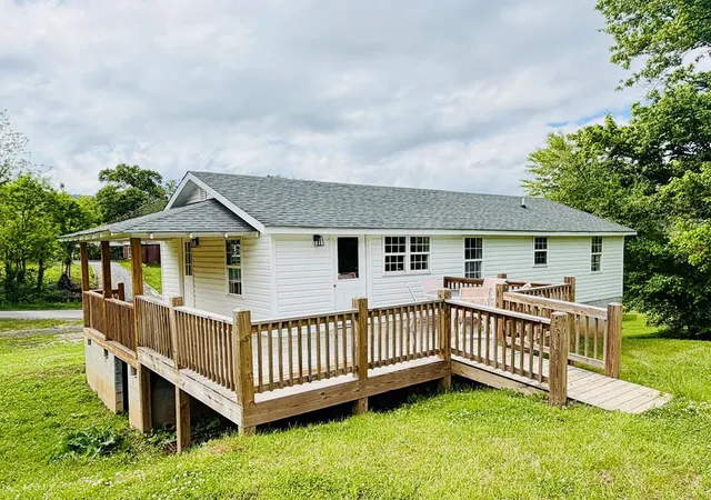 Photo 1 of Single family home for sale at 319 Circle St, Robbinsville, NC 28771 | MLS# 98544648 | Listing updated on 2026-08-19