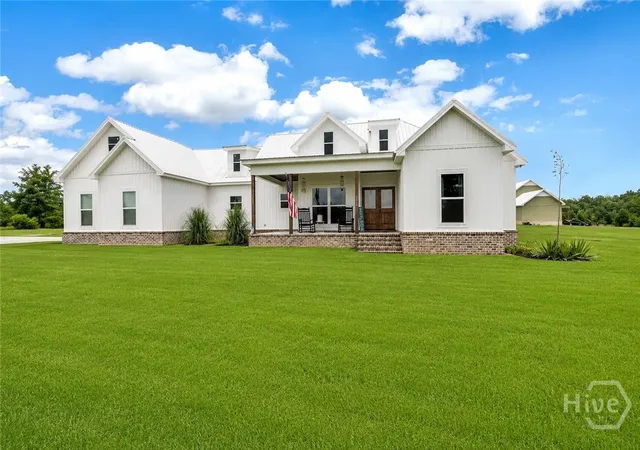1st image of 1370 Paris Ave, Swainsboro, GA 30401 | MLS# SA360434