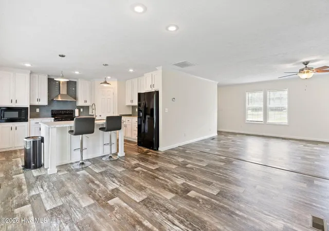 Photo 3 of Single family home for sale at 502 W Fremont St, Burgaw, NC 28425 | MLS# 100589825 | Listing updated on 2026-09-12