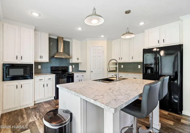 Photo 3 of Single family home for sale at 502 W Fremont St, Burgaw, NC 28425 | MLS# 100589825 | Listing updated on 2026-09-25