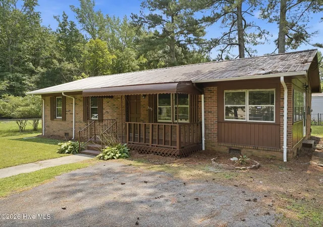 Photo 2 of Single family home for sale at 303 Ramsey Ln, Jackson, NC 27845 | MLS# 100592698 | Listing updated on 2026-08-21