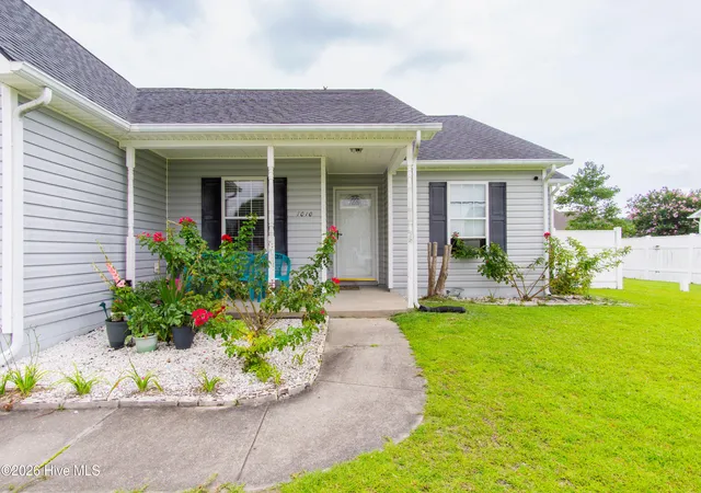 Photo 3 of Single family home for sale at 1010 Locust Ct, Havelock, NC 28532 | MLS# 100590517 | Listing updated on 2026-08-19