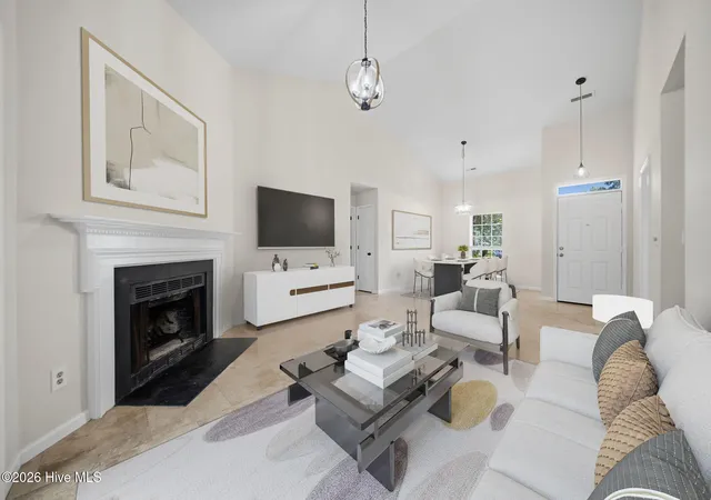 Photo 3 of Single family home for sale at 2704 Manor Ct, Wilmington, NC 28405 | MLS# 100584579 | Listing updated on 2026-08-21