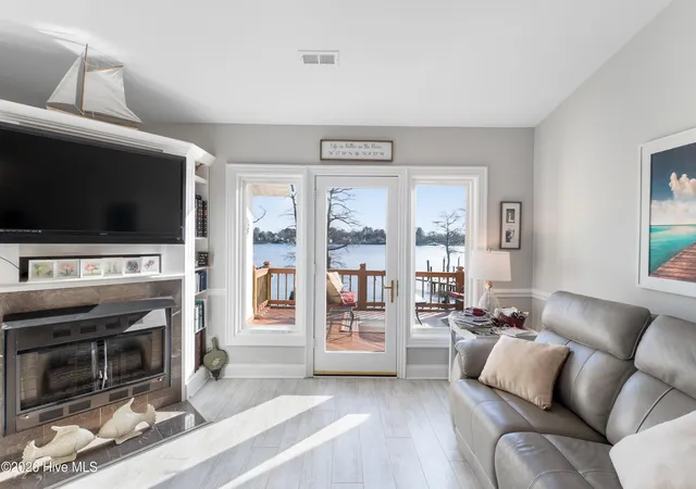 Photo 5 of Condo for sale at 9 Gardner Point Dr #9, Elizabeth City, NC 27909 | MLS# 100600020 | Listing updated on 2026-08-30