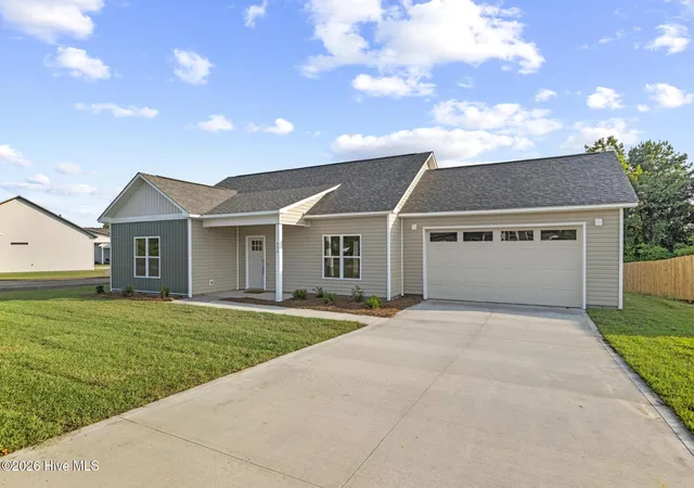 Photo 2 of Single family home for sale at 406 Wade Dr, Richlands, NC 28574 | MLS# 100570758 | Listing updated on 2026-09-21