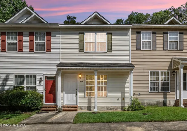 Townhouse for sale at 370 Bracken Pl, Jacksonville, NC 28540 | MLS# 100599082