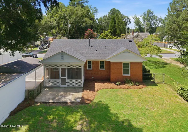 Photo 3 of Single family home for sale at 614 E 6th Street, Washington, NC 27889 | MLS# 100597654 | Listing updated on 2026-09-02