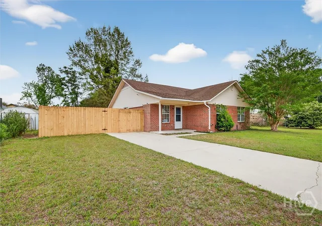 Photo 3 of Single family home for sale at 722 Cindy Ln, Hinesville, GA 31313 | MLS# SA362244 | Listing updated on 2026-09-26