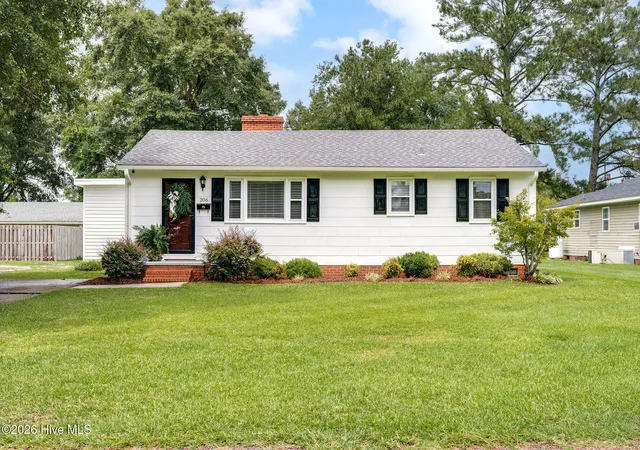 Photo 1 of Single family home for sale at 206 W Clement St, Wallace, NC 28466 | MLS# 100594265 | Listing updated on 2026-09-24