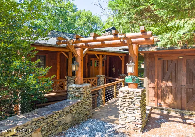 Photo 3 of Single family home for sale at 4 Lakeside Trl, Robbinsville, NC 28771 | MLS# 100599083 | Listing updated on 2026-09-04
