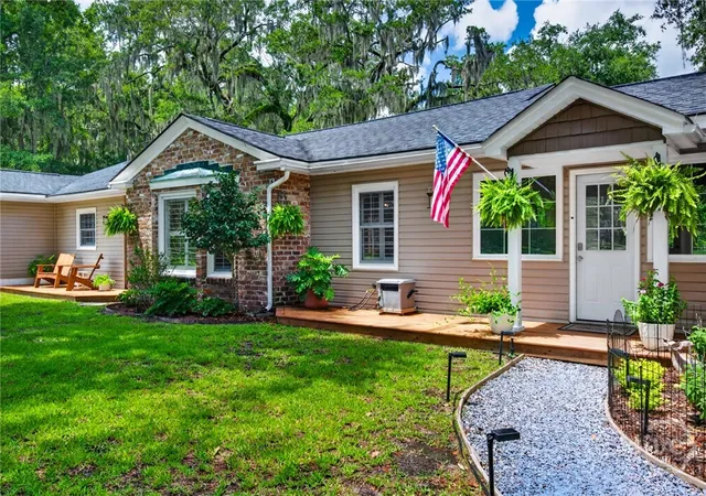 Photo 2 of Single family home for sale at 122 Schley Ave, Savannah, GA 31419 | MLS# SA360581 | Listing updated on 2026-10-08
