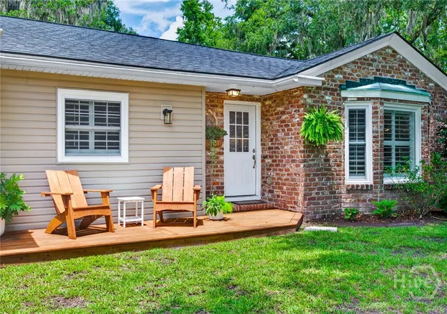 Photo 3 of Single family home for sale at 122 Schley Ave, Savannah, GA 31419 | MLS# SA360581 | Listing updated on 2026-10-08