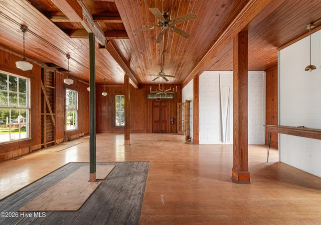 Photo 4 of Single family home for sale at 204 Turner St, Beaufort, NC 28516 | MLS# 100594354 | Listing updated on 2026-10-27