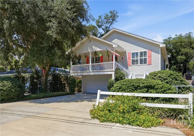 Photo 2 of Single family home for sale at 1007 Mallery St, St Simons Island, GA 31522 | MLS# SA363185 | Listing updated on 2026-09-03