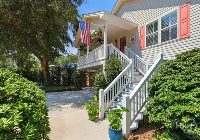 Photo 4 of Single family home for sale at 1007 Mallery St, St Simons Island, GA 31522 | MLS# SA363185 | Listing updated on 2026-09-03