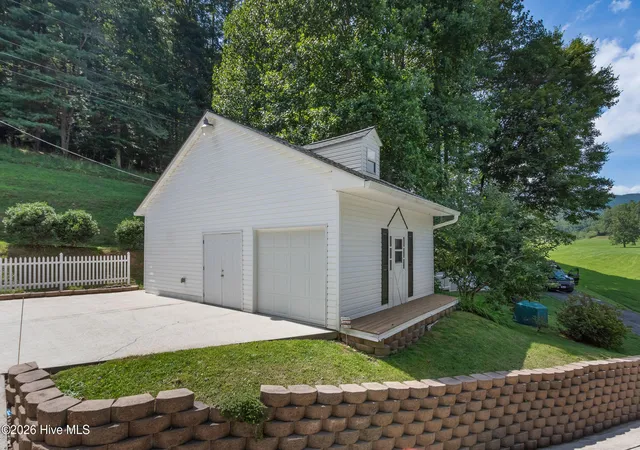 Photo 3 of Single family home for sale at 21 Grand Ridge, Murphy, NC 28906 | MLS# 100597324 | Listing updated on 2026-08-19