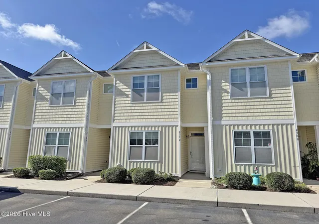 Photo 3 of Townhouse for sale at 4312 Eleuthera Ln, Wilmington, NC 28412 | MLS# 100596631 | Listing updated on 2026-08-25