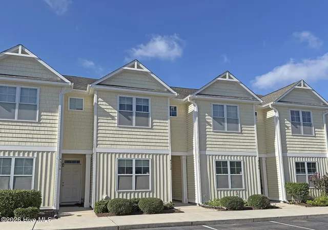 Photo 4 of Townhouse for sale at 4312 Eleuthera Ln, Wilmington, NC 28412 | MLS# 100596631 | Listing updated on 2026-08-25