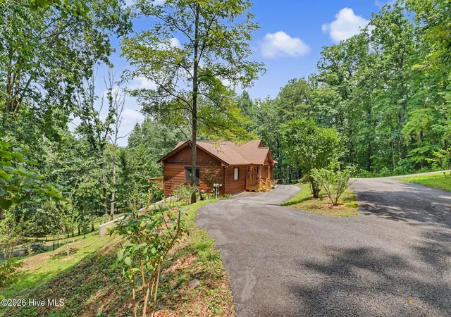 Photo 3 of Single family home for sale at 210 Majestic Dr, Hayesville, NC 28904 | MLS# 100595022 | Listing updated on 2026-09-08