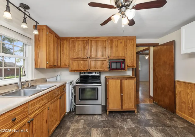 Photo 3 of Single family home for sale at 202 Academy St, Gatesville, NC 27938 | MLS# 100597853 | Listing updated on 2026-08-24